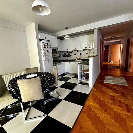 Cozy City Center Apartment 普里兹伦 外观 照片